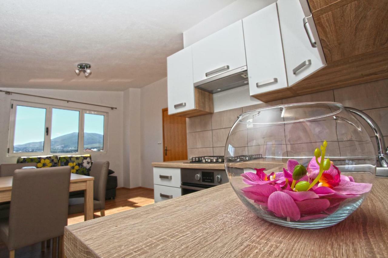 Apartments Ukic Kastela Luaran gambar
